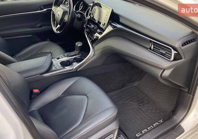 Белый Тойота Камри, объемом двигателя 2.49 л и пробегом 132 тыс. км за 28800 $, фото 5 на Automoto.ua