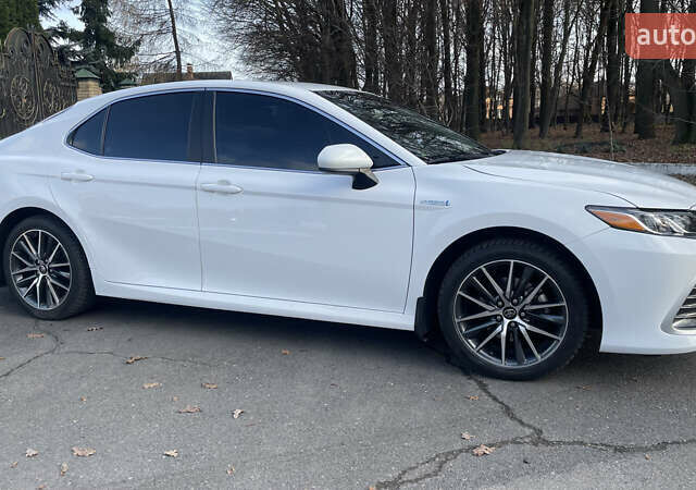 Белый Тойота Камри, объемом двигателя 2.49 л и пробегом 114 тыс. км за 23500 $, фото 29 на Automoto.ua