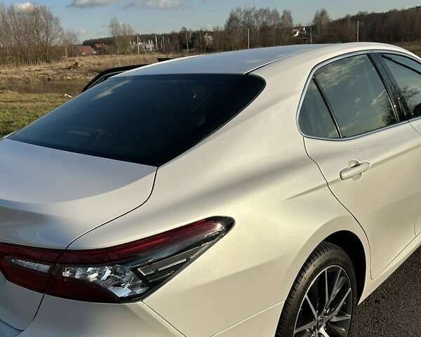 Белый Тойота Камри, объемом двигателя 2.49 л и пробегом 15 тыс. км за 37000 $, фото 21 на Automoto.ua