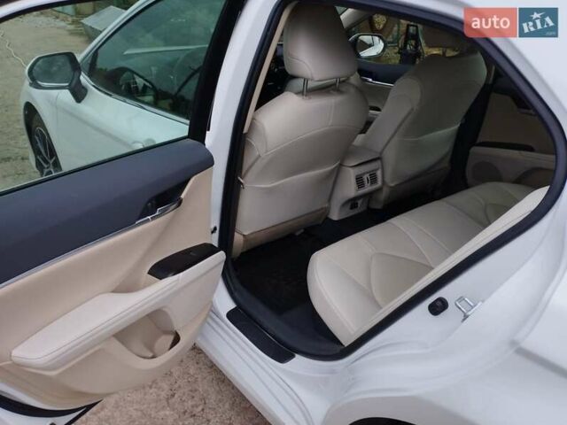 Белый Тойота Камри, объемом двигателя 2.49 л и пробегом 34 тыс. км за 34000 $, фото 8 на Automoto.ua