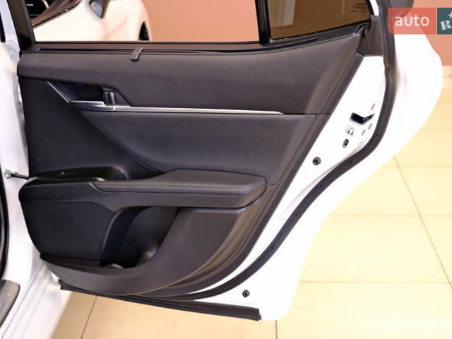 Тойота Камри 2021 в Одессе на Automoto.ua Белый Тойота Камри, объемом двигателя 2.5 л и пробегом 46 тыс. км за 29900 $, фото 42 на Automoto.ua