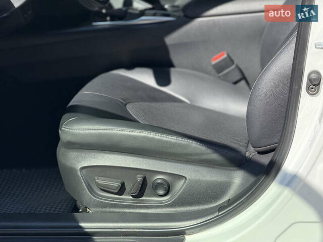 Белый Тойота Камри, объемом двигателя 2.5 л и пробегом 113 тыс. км за 29900 $, фото 26 на Automoto.ua