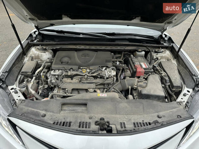 Белый Тойота Камри, объемом двигателя 2.49 л и пробегом 191 тыс. км за 24500 $, фото 28 на Automoto.ua