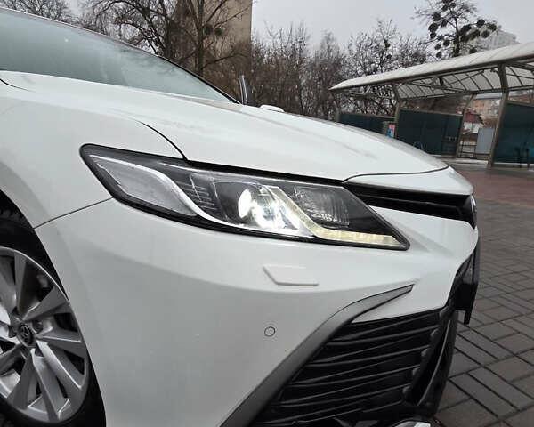 Белый Тойота Камри, объемом двигателя 2.49 л и пробегом 93 тыс. км за 26555 $, фото 18 на Automoto.ua