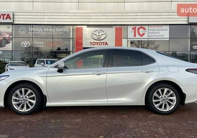 Белый Тойота Камри, объемом двигателя 2.49 л и пробегом 132 тыс. км за 28800 $, фото 2 на Automoto.ua