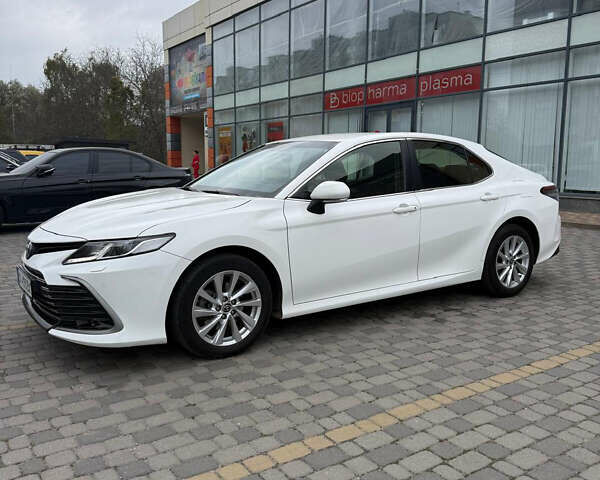Тойота Камри 2021 в Хмельницком на Automoto.ua Белый Тойота Камри, объемом двигателя 2.49 л и пробегом 68 тыс. км за 22900 $, фото 2 на Automoto.ua