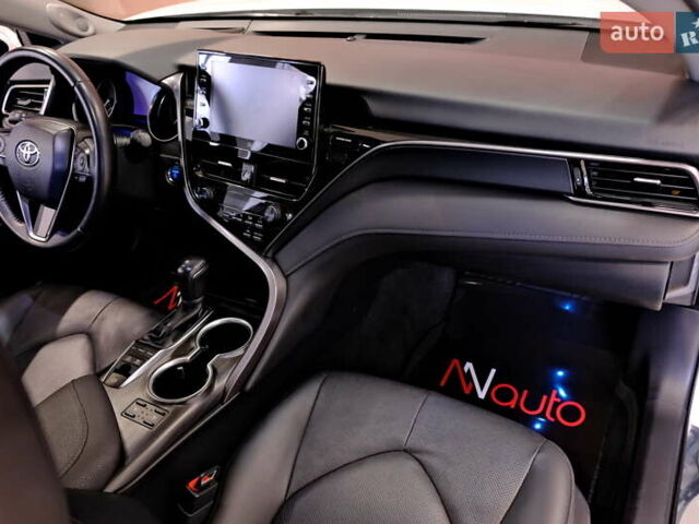 Тойота Камри 2021 в Одессе на Automoto.ua Белый Тойота Камри, объемом двигателя 2.5 л и пробегом 46 тыс. км за 29900 $, фото 49 на Automoto.ua