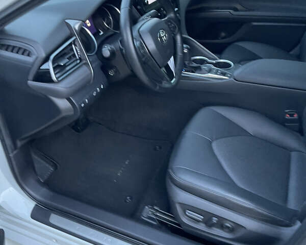 Тойота Камри 2021 в Одессе на Automoto.ua Белый Тойота Камри, объемом двигателя 2.49 л и пробегом 67 тыс. км за 32777 $, фото 7 на Automoto.ua