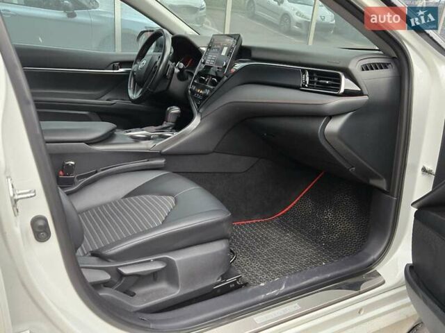 Білий Тойота Камрі, об'ємом двигуна 3.5 л та пробігом 35 тис. км за 35500 $, фото 9 на Automoto.ua