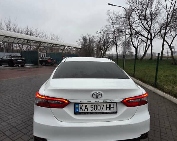 Белый Тойота Камри, объемом двигателя 2.49 л и пробегом 93 тыс. км за 26555 $, фото 10 на Automoto.ua