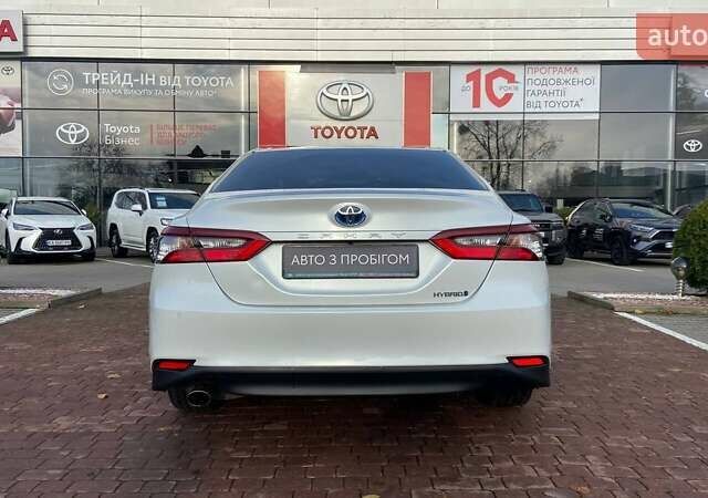 Белый Тойота Камри, объемом двигателя 2.49 л и пробегом 132 тыс. км за 28800 $, фото 3 на Automoto.ua