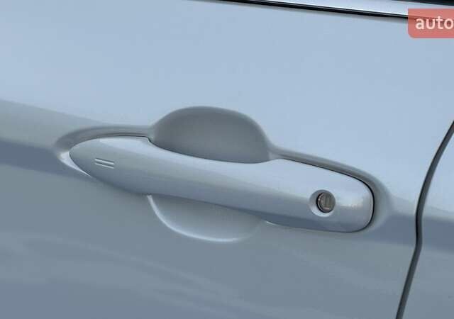 Білий Тойота Камрі, об'ємом двигуна 2.49 л та пробігом 95 тис. км за 34000 $, фото 11 на Automoto.ua