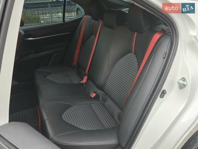 Білий Тойота Камрі, об'ємом двигуна 3.5 л та пробігом 35 тис. км за 35500 $, фото 11 на Automoto.ua