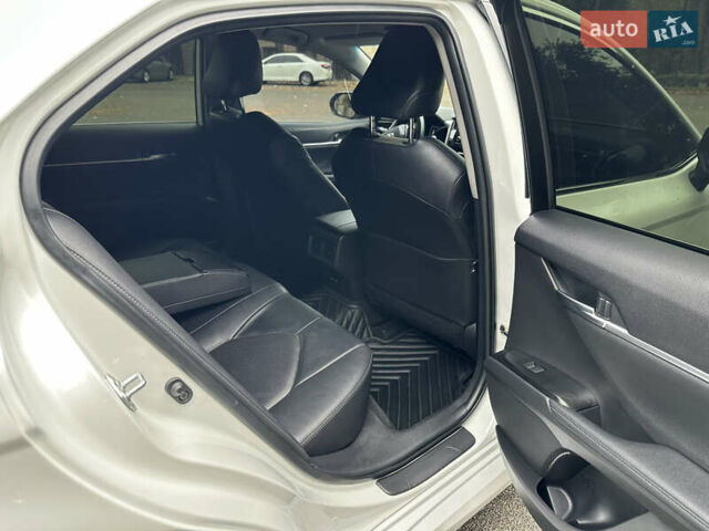 Белый Тойота Камри, объемом двигателя 2.49 л и пробегом 191 тыс. км за 24500 $, фото 15 на Automoto.ua