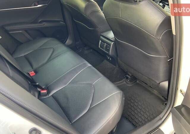 Белый Тойота Камри, объемом двигателя 2.49 л и пробегом 132 тыс. км за 28800 $, фото 6 на Automoto.ua