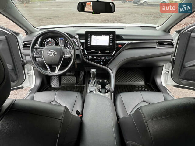 Белый Тойота Камри, объемом двигателя 2.49 л и пробегом 46 тыс. км за 28500 $, фото 23 на Automoto.ua