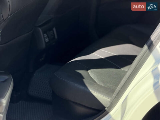 Белый Тойота Камри, объемом двигателя 2.5 л и пробегом 113 тыс. км за 29900 $, фото 21 на Automoto.ua