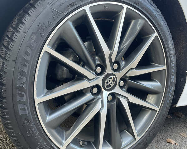 Белый Тойота Камри, объемом двигателя 2.49 л и пробегом 114 тыс. км за 23500 $, фото 9 на Automoto.ua