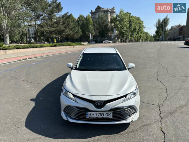 Тойота Камри 2021 в Николаеве на Automoto.ua Белый Тойота Камри, объемом двигателя 2.49 л и пробегом 107 тыс. км за 29999 $, фото 1 на Automoto.ua