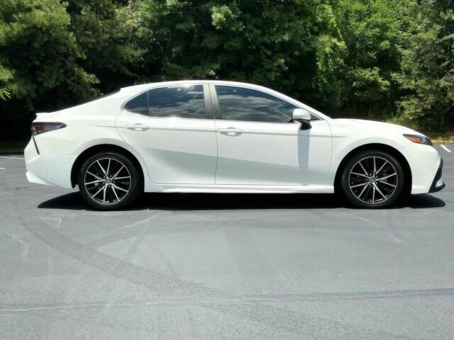 Белый Тойота Камри, объемом двигателя 2.5 л и пробегом 23 тыс. км за 8200 $, фото 3 на Automoto.ua