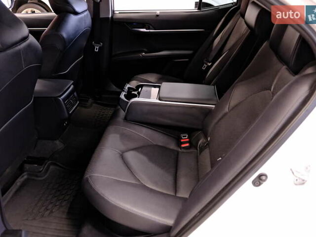 Тойота Камри 2021 в Одессе на Automoto.ua Белый Тойота Камри, объемом двигателя 2.5 л и пробегом 46 тыс. км за 29900 $, фото 39 на Automoto.ua