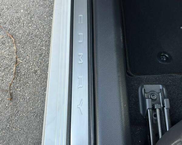 Белый Тойота Камри, объемом двигателя 2.49 л и пробегом 15 тыс. км за 37000 $, фото 10 на Automoto.ua