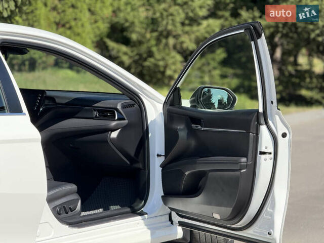 Белый Тойота Камри, объемом двигателя 2.5 л и пробегом 113 тыс. км за 29900 $, фото 36 на Automoto.ua