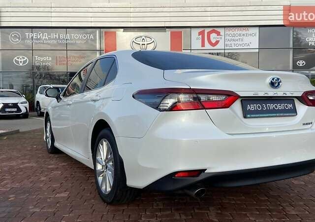 Белый Тойота Камри, объемом двигателя 2.49 л и пробегом 132 тыс. км за 28800 $, фото 1 на Automoto.ua