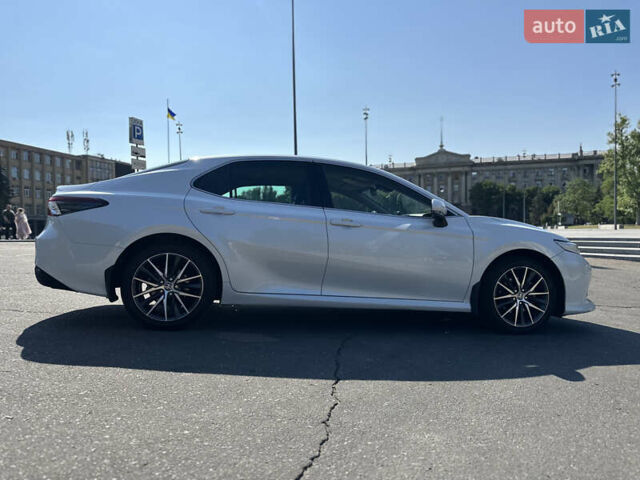 Тойота Камри 2021 в Николаеве на Automoto.ua Белый Тойота Камри, объемом двигателя 2.49 л и пробегом 107 тыс. км за 29999 $, фото 15 на Automoto.ua