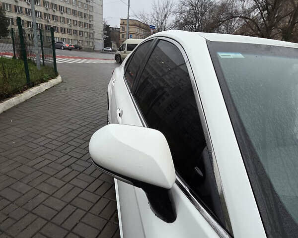 Белый Тойота Камри, объемом двигателя 2.49 л и пробегом 93 тыс. км за 26555 $, фото 15 на Automoto.ua