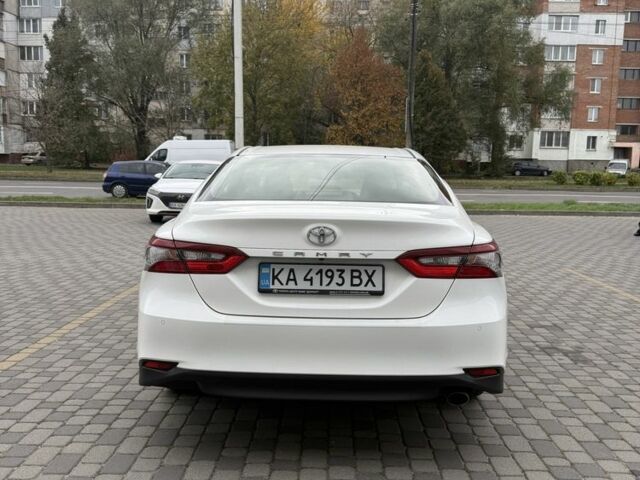Тойота Камри 2021 в Хмельницком на Automoto.ua Белый Тойота Камри, объемом двигателя 2.5 л и пробегом 68 тыс. км за 22900 $, фото 3 на Automoto.ua