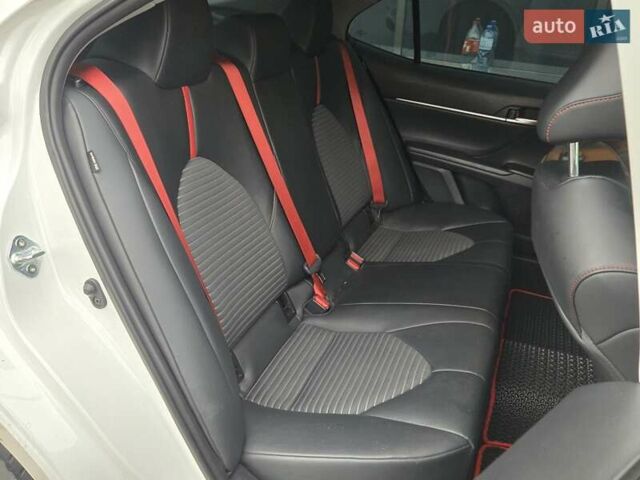 Білий Тойота Камрі, об'ємом двигуна 3.5 л та пробігом 35 тис. км за 35500 $, фото 12 на Automoto.ua