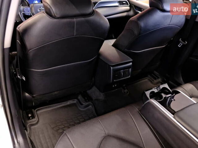 Тойота Камри 2021 в Одессе на Automoto.ua Белый Тойота Камри, объемом двигателя 2.5 л и пробегом 46 тыс. км за 29900 $, фото 40 на Automoto.ua