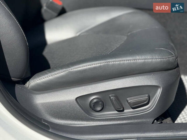 Белый Тойота Камри, объемом двигателя 2.5 л и пробегом 113 тыс. км за 29900 $, фото 34 на Automoto.ua