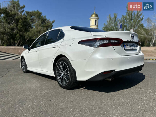 Тойота Камри 2021 в Николаеве на Automoto.ua Белый Тойота Камри, объемом двигателя 2.49 л и пробегом 107 тыс. км за 29999 $, фото 11 на Automoto.ua
