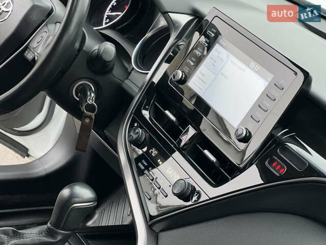 Белый Тойота Камри, объемом двигателя 2.49 л и пробегом 46 тыс. км за 28500 $, фото 42 на Automoto.ua