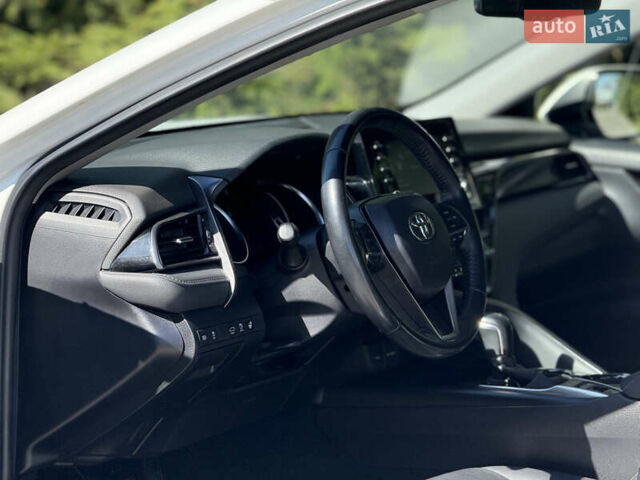 Белый Тойота Камри, объемом двигателя 2.5 л и пробегом 113 тыс. км за 29900 $, фото 27 на Automoto.ua