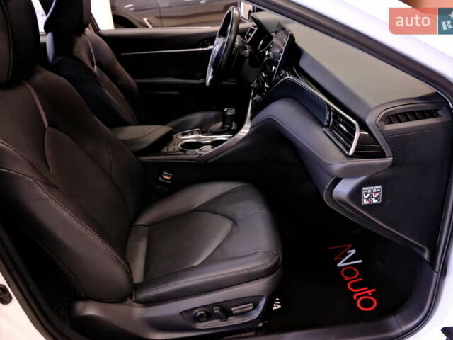 Тойота Камри 2021 в Одессе на Automoto.ua Белый Тойота Камри, объемом двигателя 2.5 л и пробегом 46 тыс. км за 29900 $, фото 48 на Automoto.ua