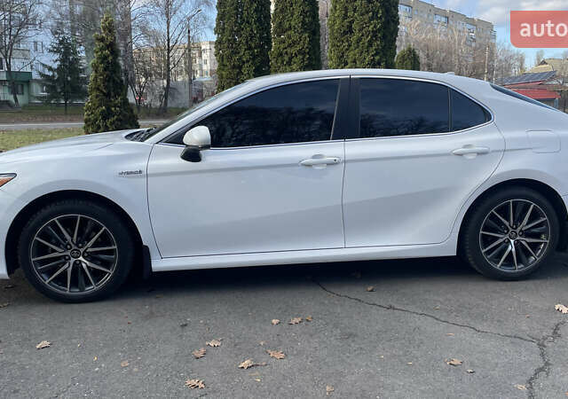 Белый Тойота Камри, объемом двигателя 2.49 л и пробегом 114 тыс. км за 23500 $, фото 7 на Automoto.ua