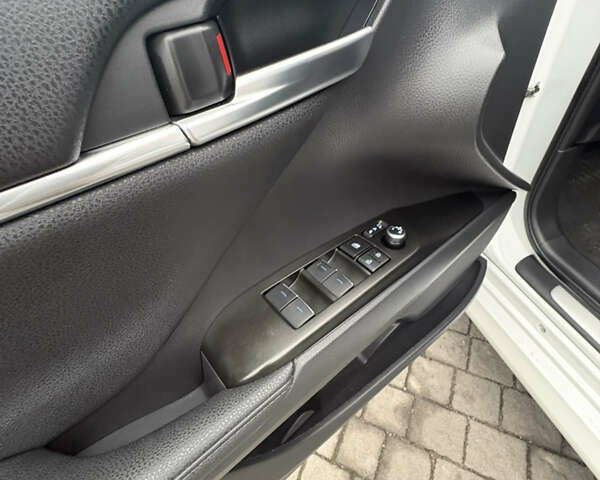 Белый Тойота Камри, объемом двигателя 2.49 л и пробегом 152 тыс. км за 26999 $, фото 19 на Automoto.ua