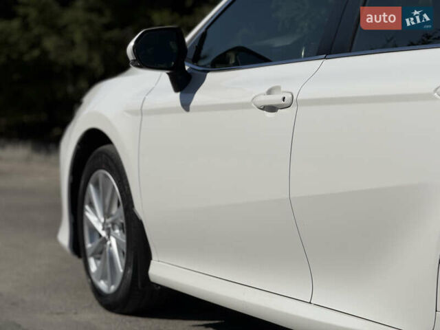 Белый Тойота Камри, объемом двигателя 2.5 л и пробегом 113 тыс. км за 29900 $, фото 18 на Automoto.ua