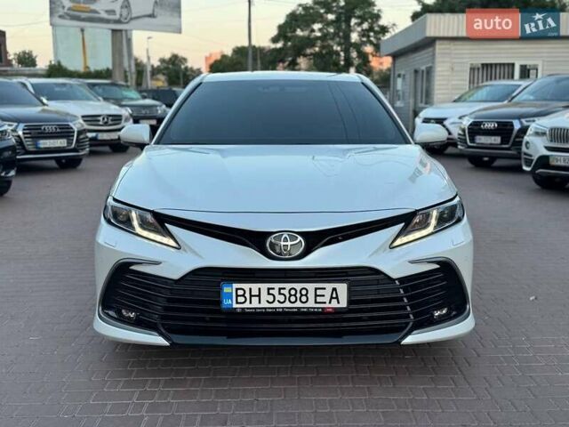 Белый Тойота Камри, объемом двигателя 2.49 л и пробегом 123 тыс. км за 23000 $, фото 7 на Automoto.ua