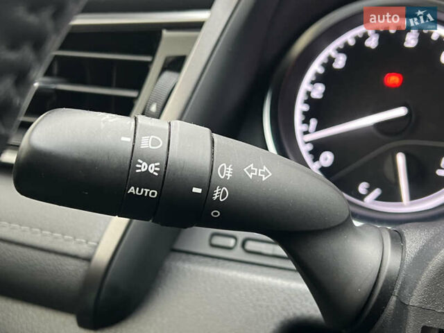 Белый Тойота Камри, объемом двигателя 2.49 л и пробегом 46 тыс. км за 28500 $, фото 38 на Automoto.ua