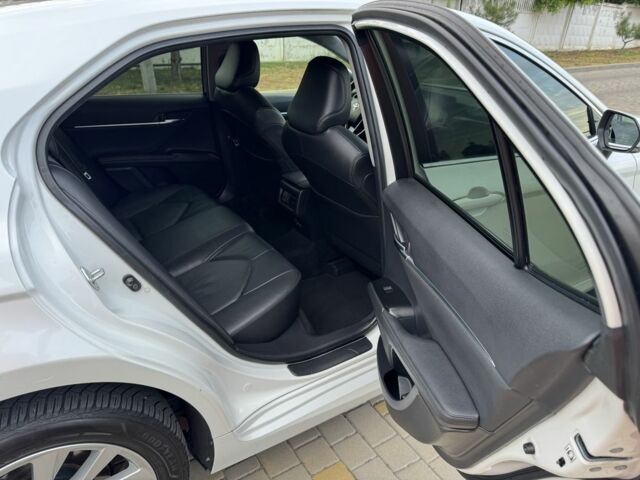 Белый Тойота Камри, объемом двигателя 2.5 л и пробегом 204 тыс. км за 21500 $, фото 11 на Automoto.ua