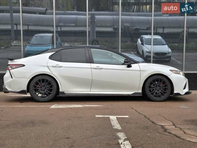 Білий Тойота Камрі, об'ємом двигуна 3.5 л та пробігом 35 тис. км за 35500 $, фото 6 на Automoto.ua