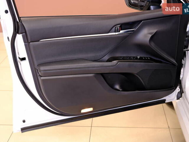 Тойота Камри 2021 в Одессе на Automoto.ua Белый Тойота Камри, объемом двигателя 2.5 л и пробегом 46 тыс. км за 29900 $, фото 33 на Automoto.ua