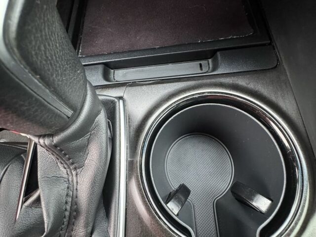 Белый Тойота Камри, объемом двигателя 2.5 л и пробегом 204 тыс. км за 21500 $, фото 7 на Automoto.ua