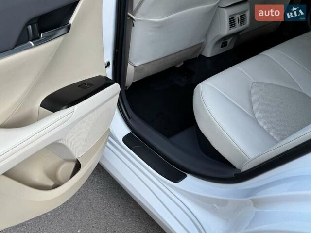 Білий Тойота Камрі, об'ємом двигуна 2.49 л та пробігом 98 тис. км за 31999 $, фото 34 на Automoto.ua