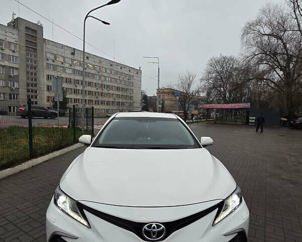 Белый Тойота Камри, объемом двигателя 2.49 л и пробегом 93 тыс. км за 26555 $, фото 6 на Automoto.ua