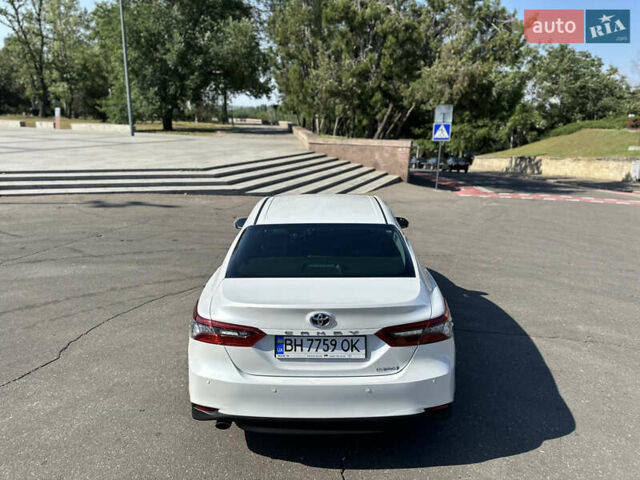 Тойота Камри 2021 в Николаеве на Automoto.ua Белый Тойота Камри, объемом двигателя 2.49 л и пробегом 107 тыс. км за 29999 $, фото 5 на Automoto.ua